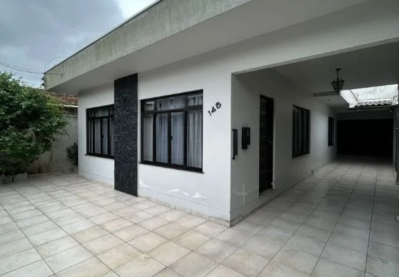 Casa à Venda em Itajaí no São João: 3 Quartos, 170m², 4 Vagas de Garagem - Foto 1