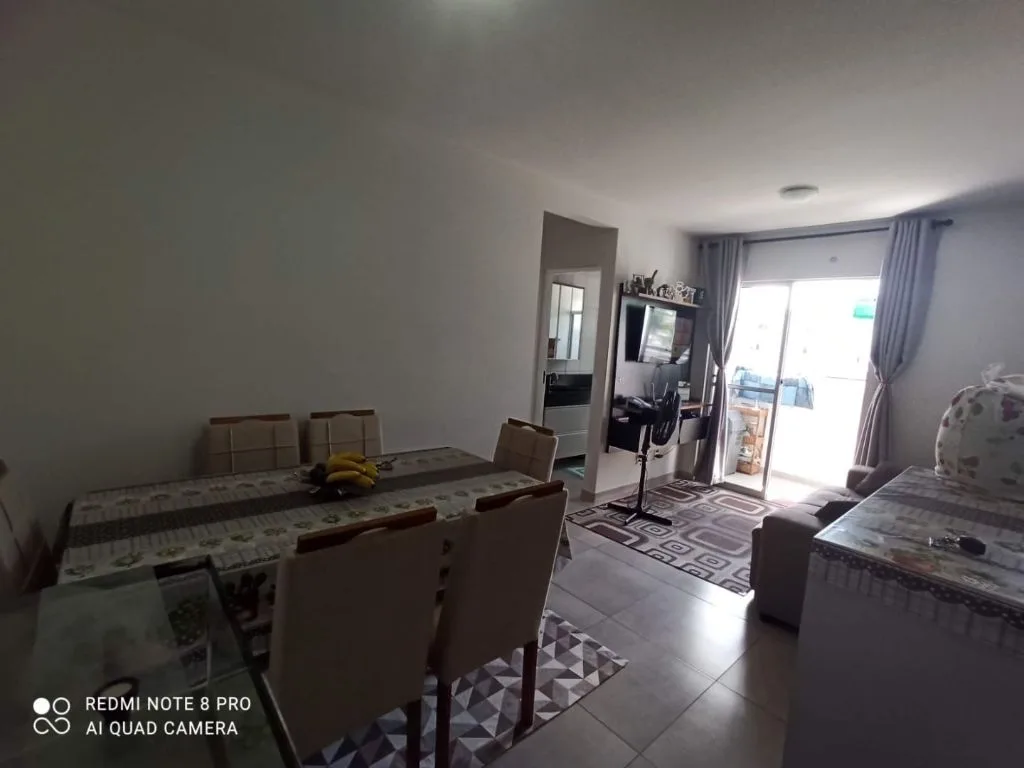Apartamento à Venda em Itajaí no Espinheiros: 2 Quartos, 52M², 2 Vagas de Garagem (Ref: 111)