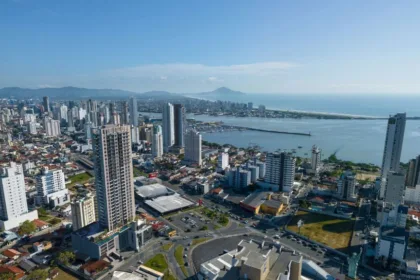 Apartamento para Venda em Itajaí no Centro com 2 Quartos e 61m² | Piscina e Varanda Gourmet - Foto 21