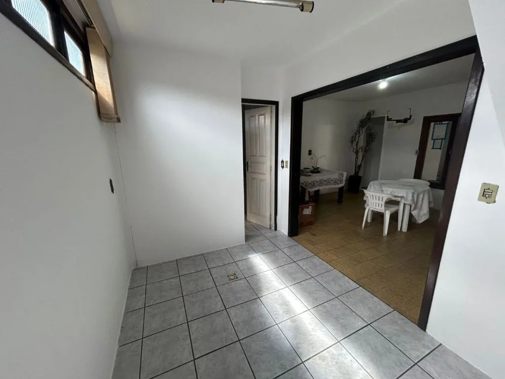 Casa à Venda em Itajaí no São João: 3 Quartos, 170m², 4 Vagas de Garagem - Foto 6