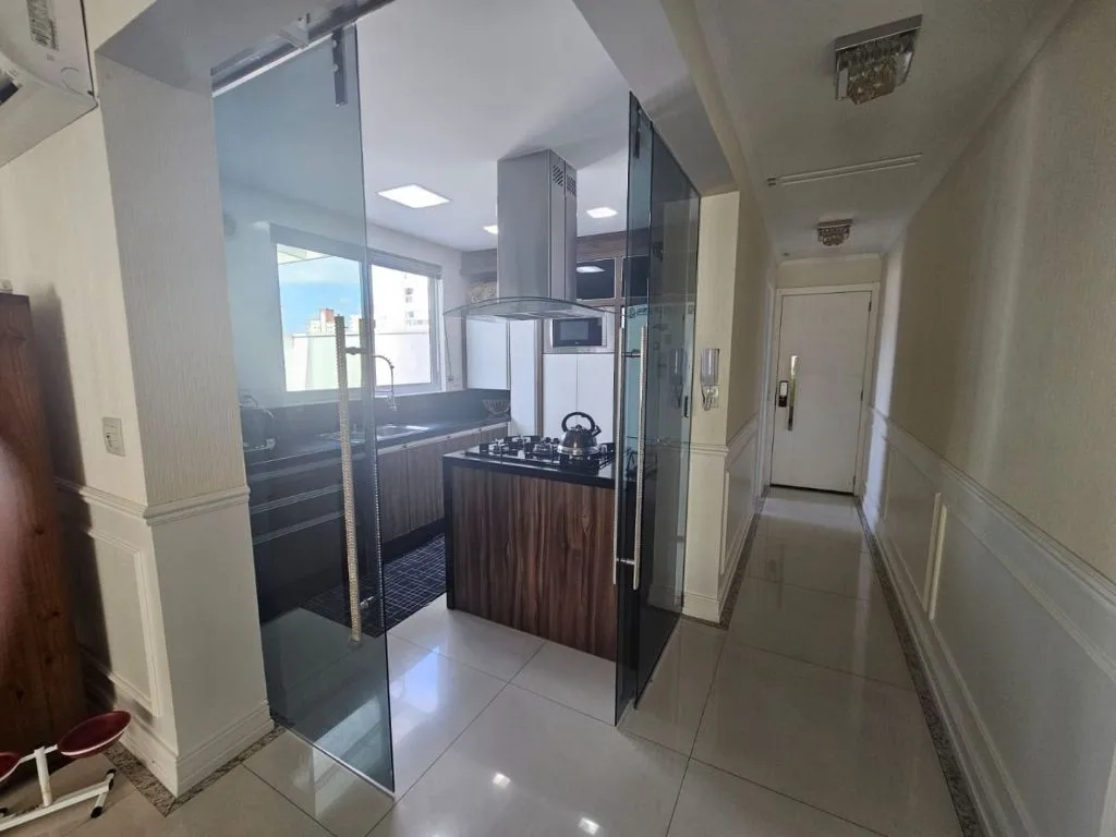 Apartamento à Venda em Itajaí no Vila Operária: 3 Quartos, 322m², 2 Suítes e 2 Vagas de Garagem - Foto 9