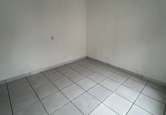 Casa para Aluguel em Itajaí no Cidade Nova com 1 Quarto e 31m² - Foto 1