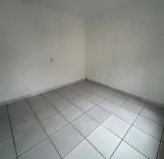 Casa para Aluguel em Itajaí no Cidade Nova com 1 Quarto e 31m² - Foto 1