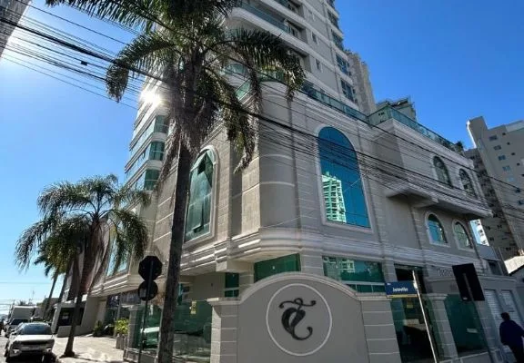 Apartamento à Venda em Itajaí no Centro: 3 Quartos, 110m², 3 Suítes e 2 Vagas de Garagem - Foto 1