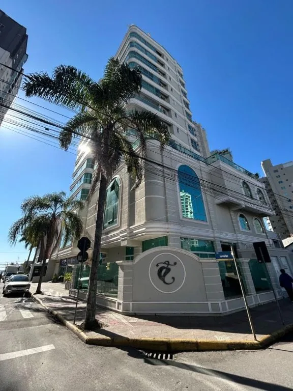 Apartamento à Venda em Itajaí no Centro: 3 Quartos, 110m², 3 Suítes e 2 Vagas de Garagem - Foto 1