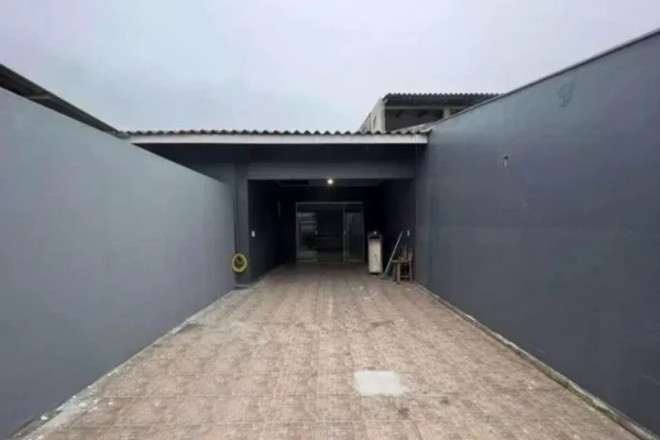 Casa à Venda em Itajaí no Espinheiros: 2 Quartos, 120m², 1 Vaga de Garagem - Foto 1
