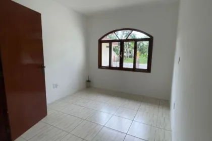 Casa para Aluguel em Itajaí no Espinheiros com 3 Quartos e 120m² | 1 Suíte e 3 Vagas de Garagem - Foto 4
