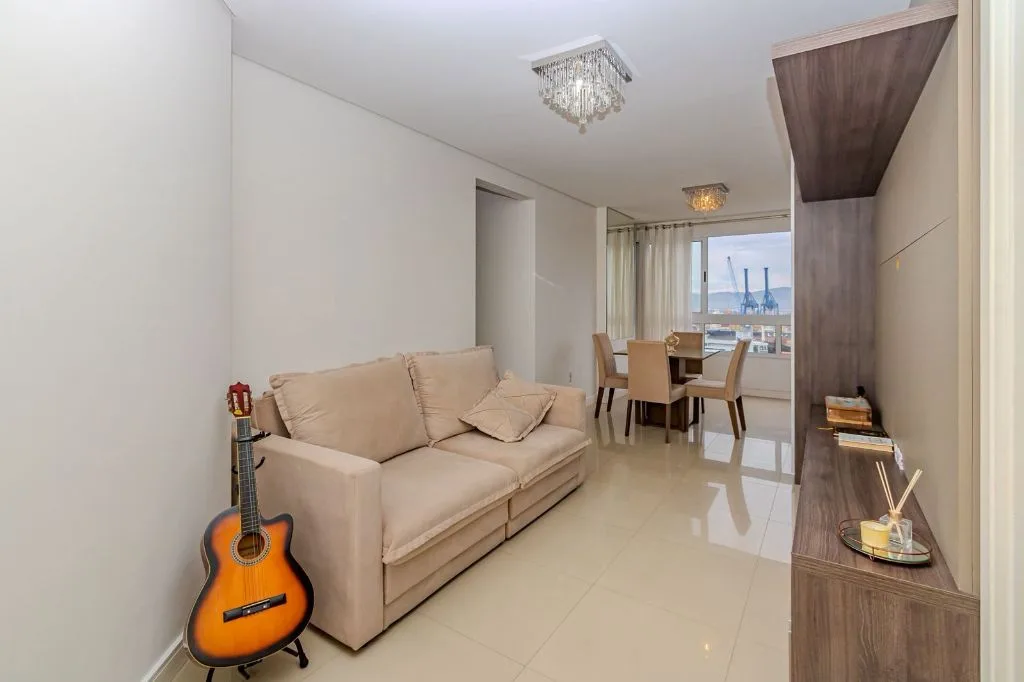 Apartamento à Venda em Itajaí no Centro: 2 Quartos, 77m², 2 Suítes e 1 Vaga de Garagem - Foto 2