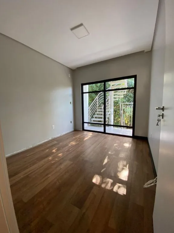 Sobrado à Venda em Itajaí no Cabeçudas: 3 Quartos, 170m², 1 Suíte e 2 Vagas de Garagem - Foto 12