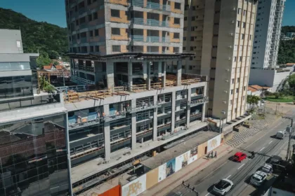 Apartamento para Venda em Itajaí no Centro com 2 Quartos e 61m² | Piscina e Varanda Gourmet - Foto 8