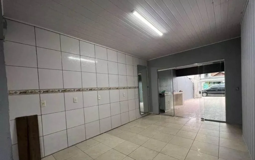 Casa à Venda em Itajaí no Espinheiros: 2 Quartos, 120m², 1 Vaga de Garagem - Foto 3