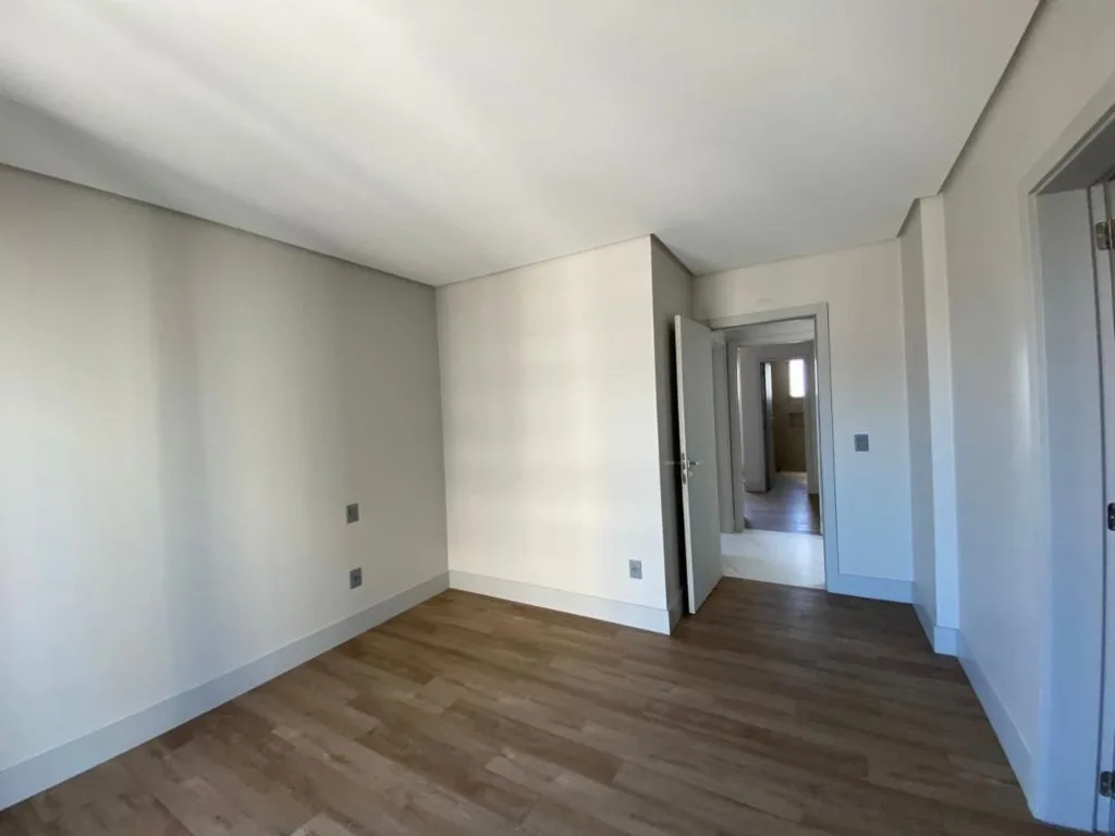 Apartamento à Venda em Itajaí no Centro: 3 Quartos, 138m², 3 Suítes e 2 Vagas de Garagem - Foto 8