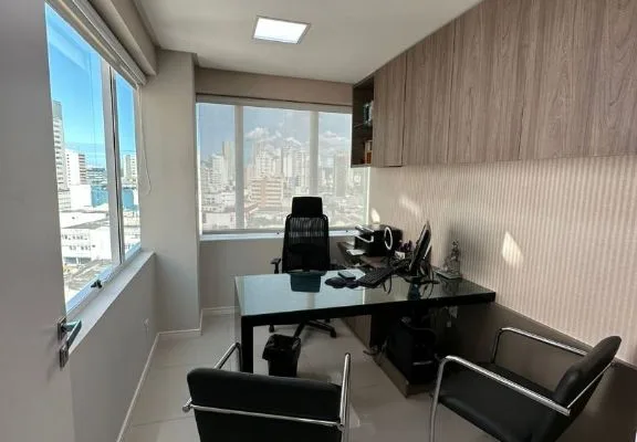 Sala Comercial para alugar em Itajaí no Centro: 34m², 1 Vaga de Garagem - Foto 1