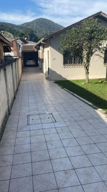 Casa à Venda em Itajaí no Centro: 3 Quartos, 80m², 9 Vagas de Garagem - Foto 2