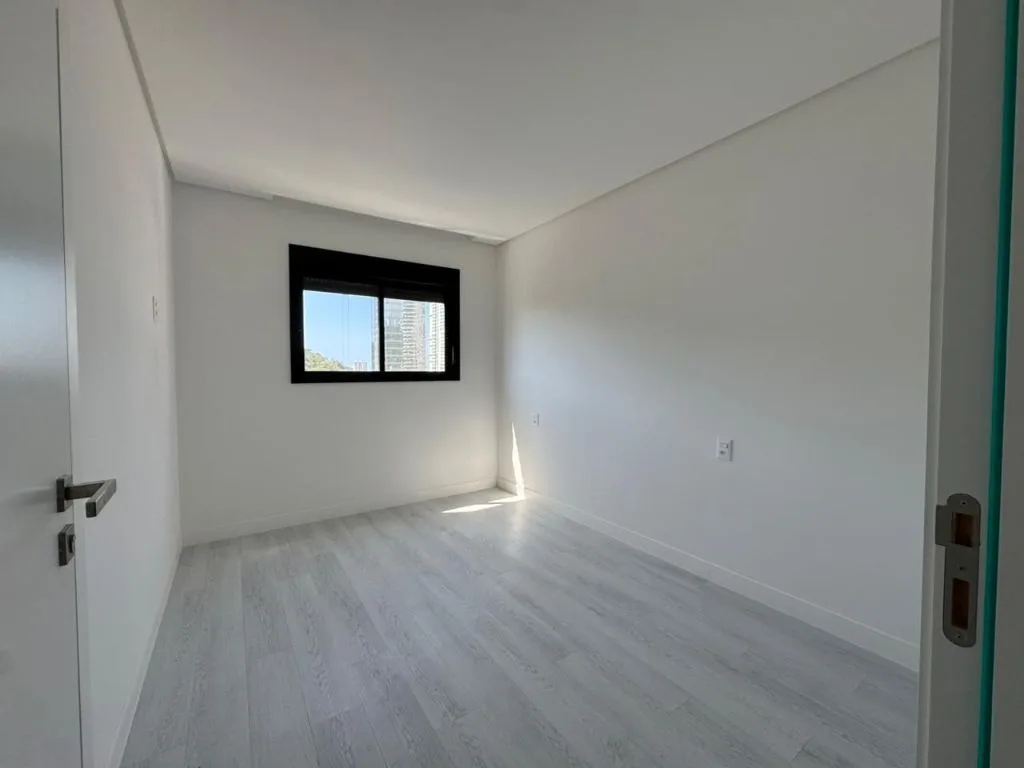 Apartamento à Venda em Itajaí no Praia Brava de Itajaí: 3 Quartos, 106m², 3 Suítes e 2 Vagas de Garagem - Foto 9