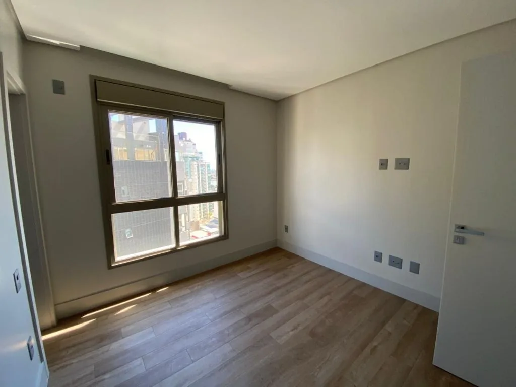 Apartamento à Venda em Itajaí no Centro: 3 Quartos, 138m², 3 Suítes e 2 Vagas de Garagem - Foto 10