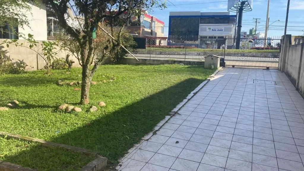 Casa à Venda em Itajaí no Centro: 3 Quartos, 80m², 9 Vagas de Garagem - Foto 4