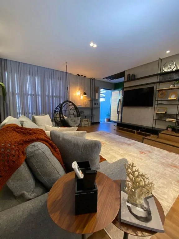 Sobrado à Venda em Itajaí no Cabeçudas: 3 Quartos, 170m², 1 Suíte e 2 Vagas de Garagem - Foto 3