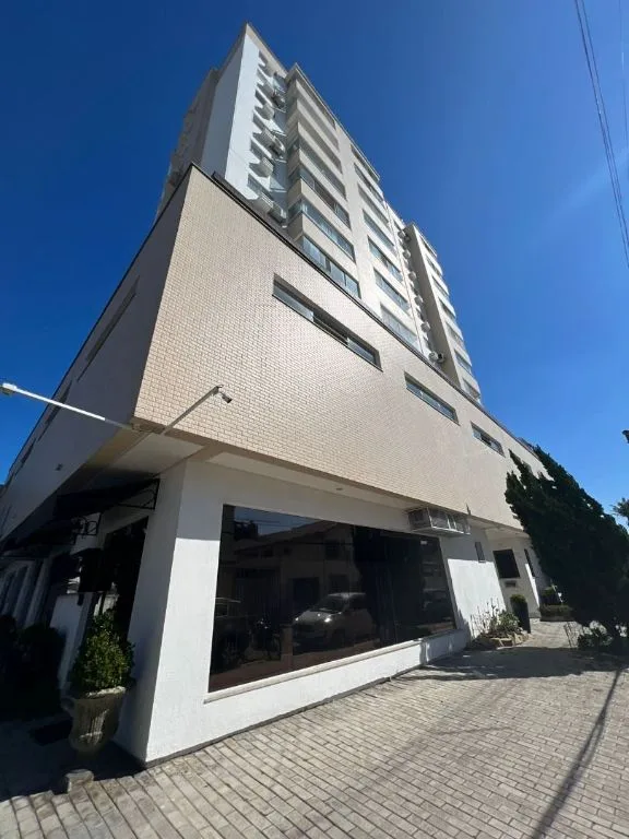 Apartamento à Venda em Itajaí no São Judas: 2 Quartos, 72M², 1 Suíte e 1 Vaga de Garagem (Ref: 92)