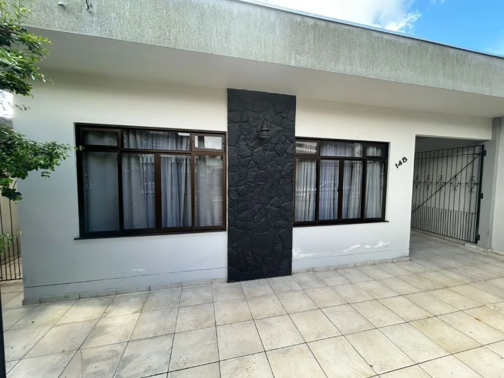 Casa à Venda em Itajaí no São João: 3 Quartos, 170m², 4 Vagas de Garagem - Foto 2