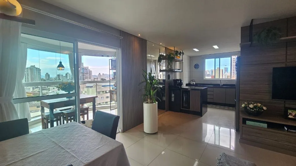Apartamento à Venda em Itajaí no Centro: 3 Quartos, 111m², 1 Suíte e 2 Vagas de Garagem - Foto 2