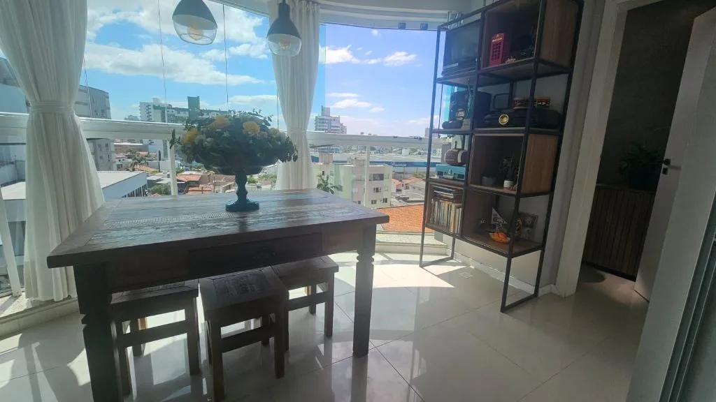 Apartamento à Venda em Itajaí no Centro: 3 Quartos, 111m², 1 Suíte e 2 Vagas de Garagem - Foto 3