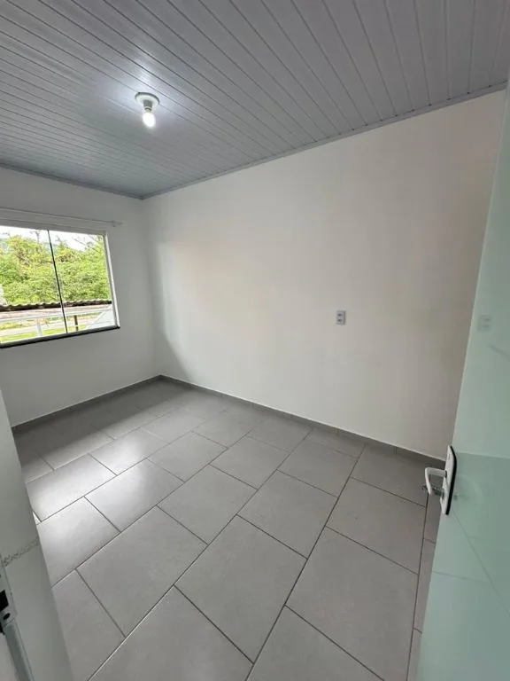 Apartamento para alugar em Itajaí no Espinheiros: 1 Quarto, 1 Suíte e 1 Vaga de Garagem - Foto 2