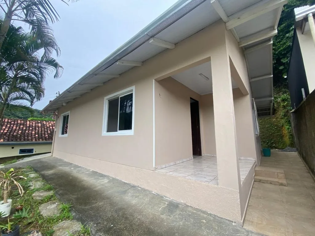 Casa à Venda em Itajaí no Fazenda: 3 Quartos, 70m², 2 Vagas de Garagem - Foto 1