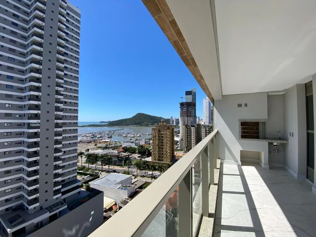 Apartamento à Venda em Itajaí no Centro: 3 Quartos, 138m², 3 Suítes e 2 Vagas de Garagem - Foto 3