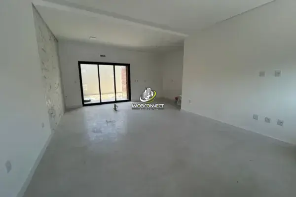 Sobrado para Venda em Itajaí no São João com 3 Quartos e 105m² | 1 Suíte e 2 Vagas de Garagem - Foto 1